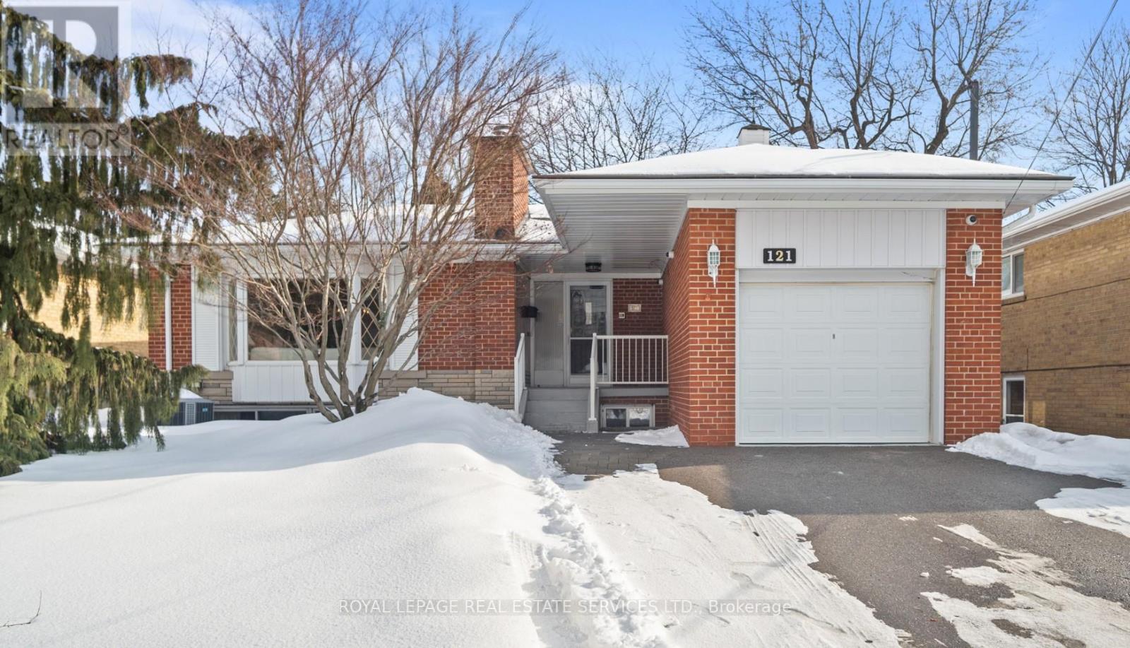 121 Elvaston Drive, Toronto, Ontario  M4A 1N8 - Photo 2 - C12839512