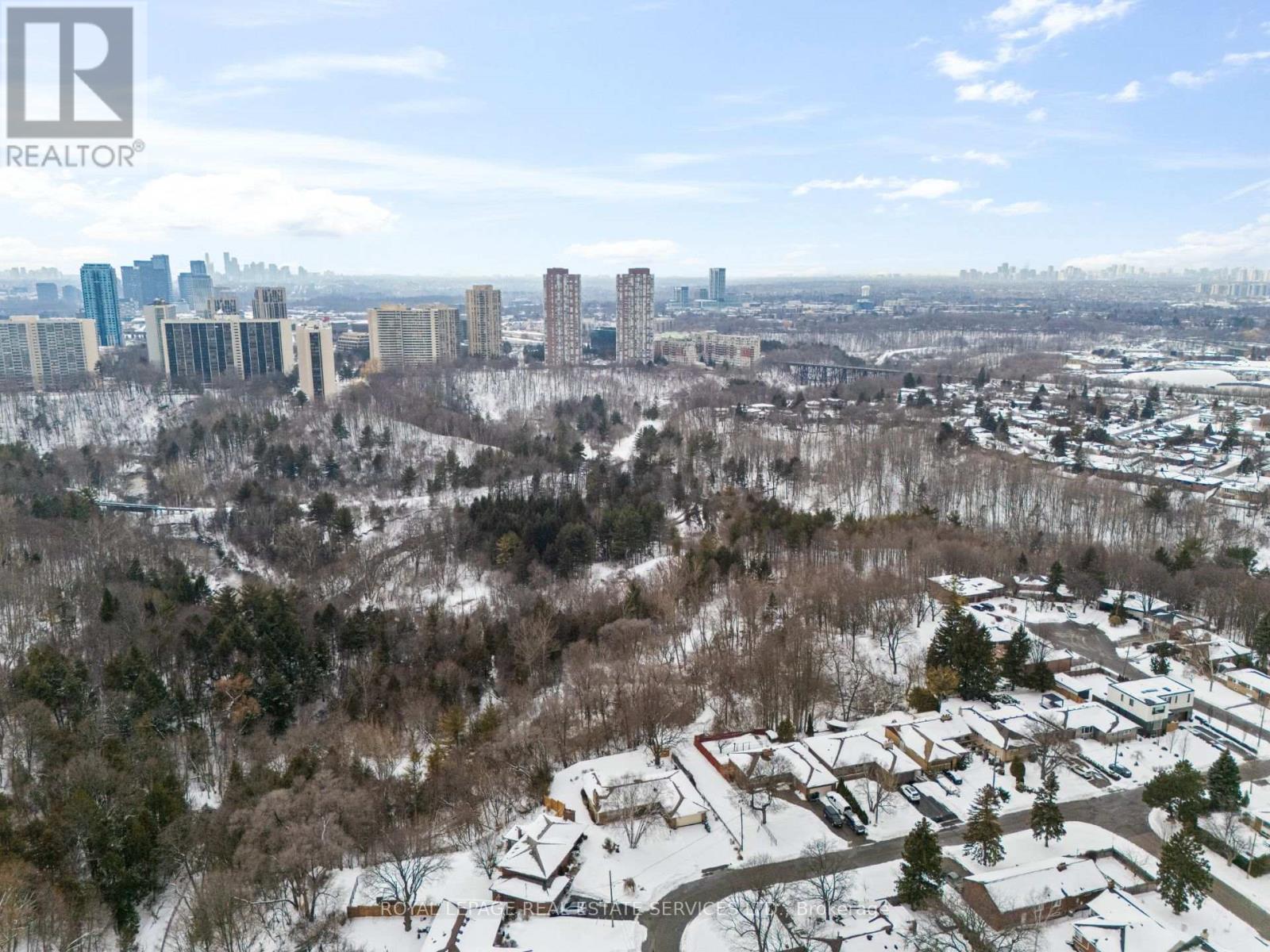 121 Elvaston Drive, Toronto, Ontario  M4A 1N8 - Photo 29 - C12839512