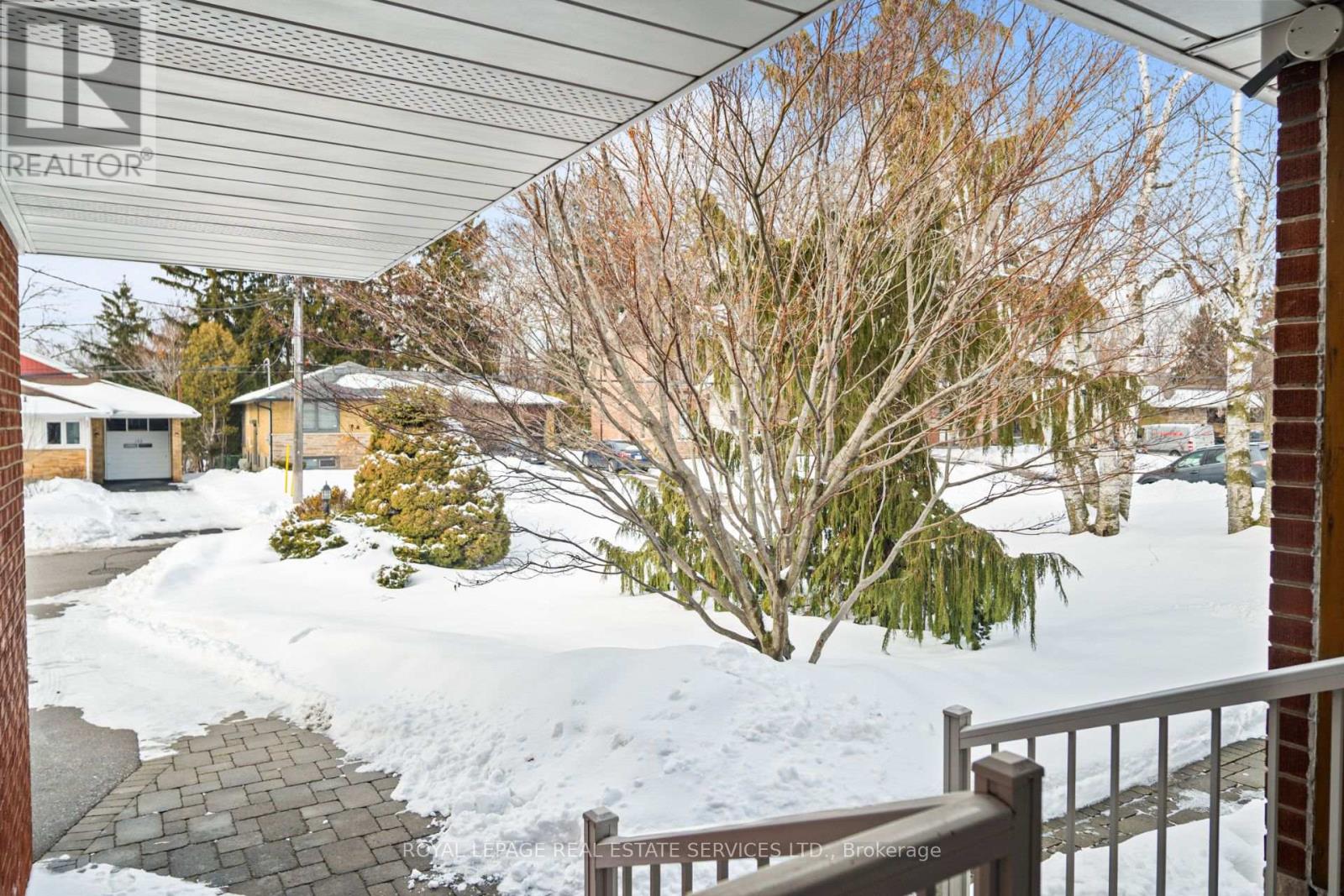 121 Elvaston Drive, Toronto, Ontario  M4A 1N8 - Photo 4 - C12839512