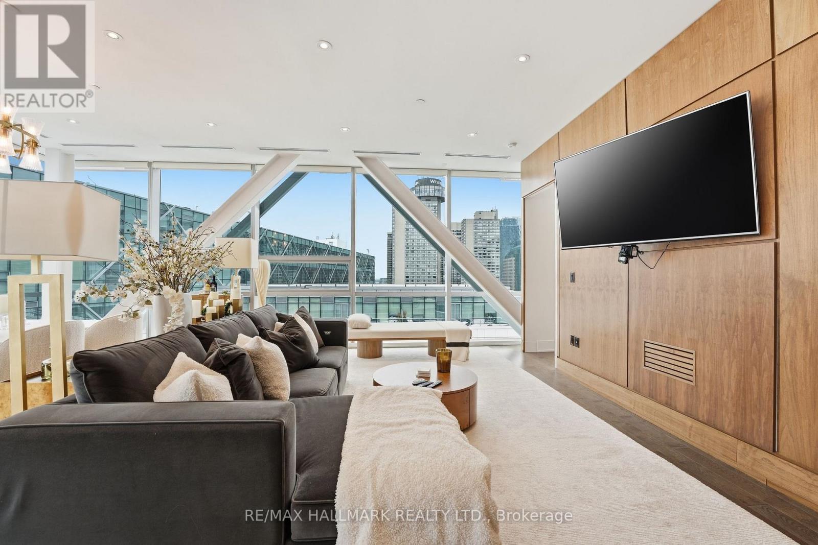 1301 - 39 Queens Quay E, Toronto, Ontario  M5E 0A5 - Photo 5 - C12839536