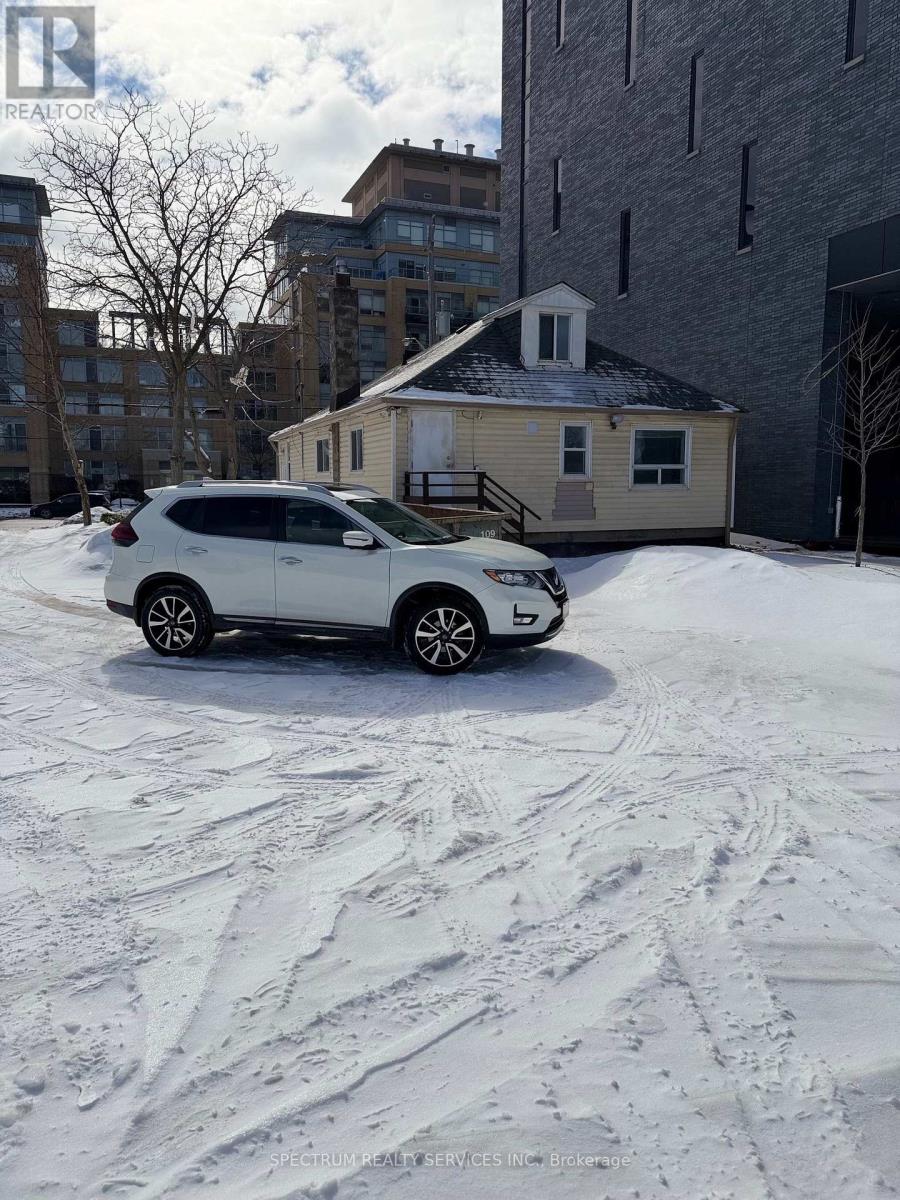 698 Sheppard Avenue W, Toronto, Ontario  M3H 2S6 - Photo 14 - C12839554