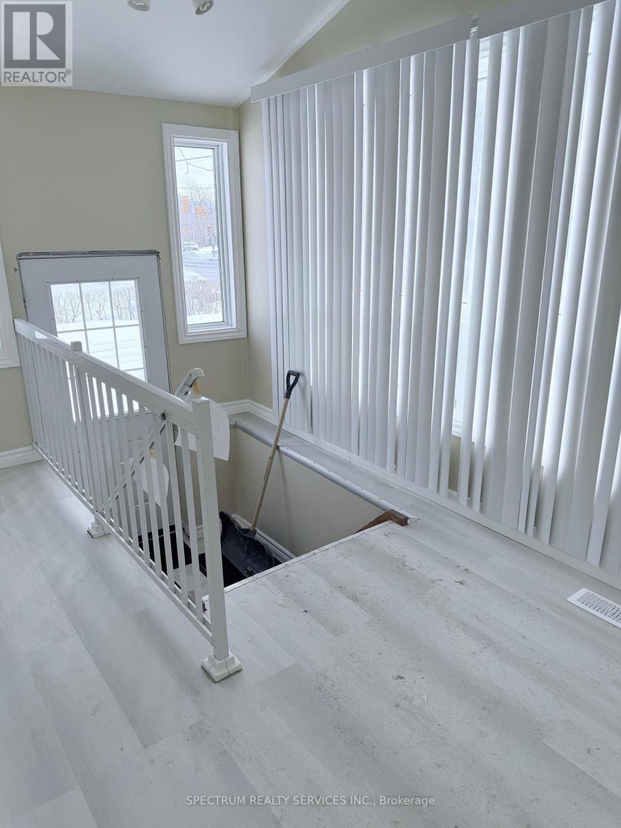 698 Sheppard Avenue W, Toronto, Ontario  M3H 2S6 - Photo 3 - C12839554