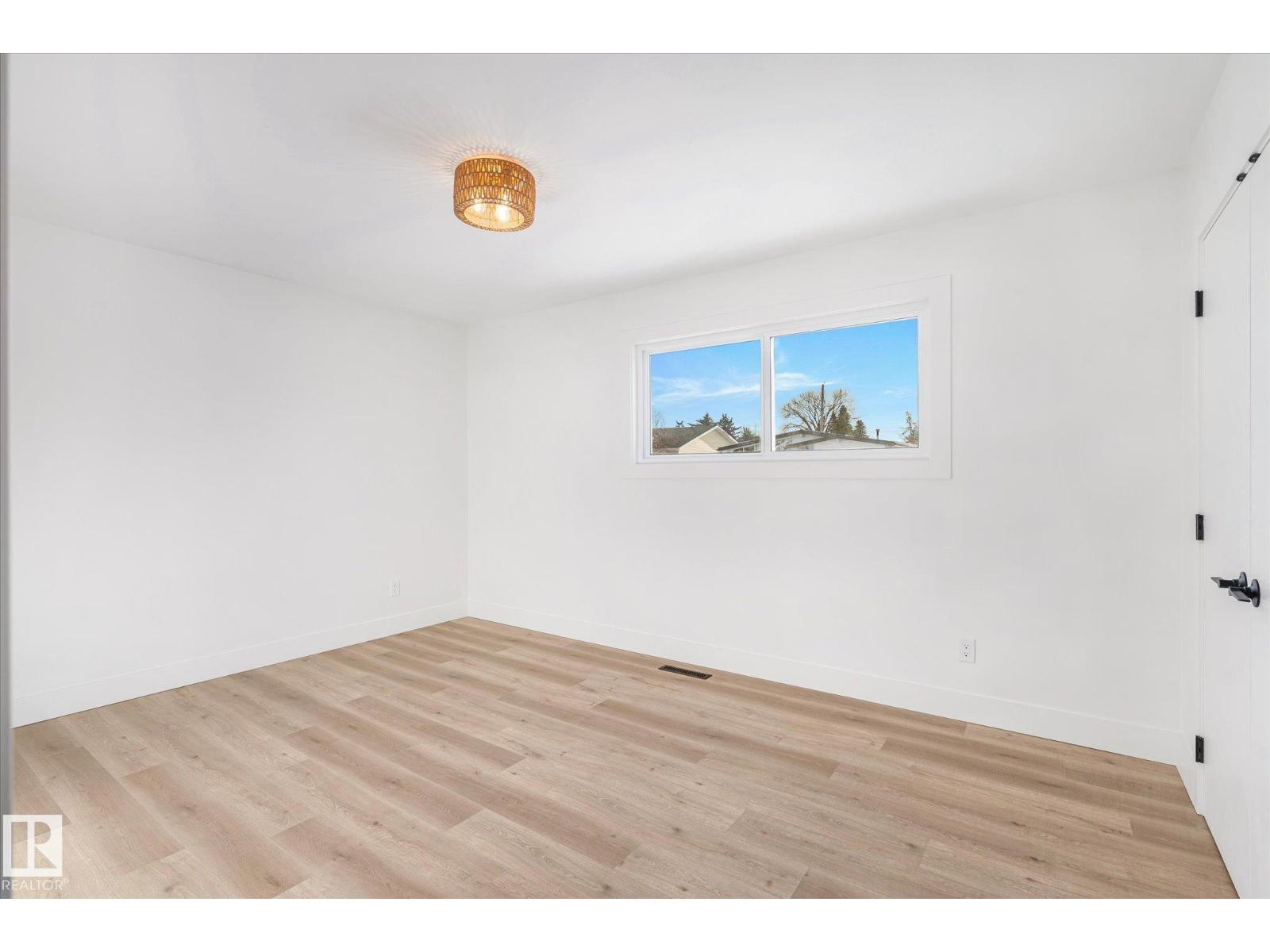 5504 94a Av Nw, Edmonton, Alberta  T6B 0Y5 - Photo 19 - E4472455