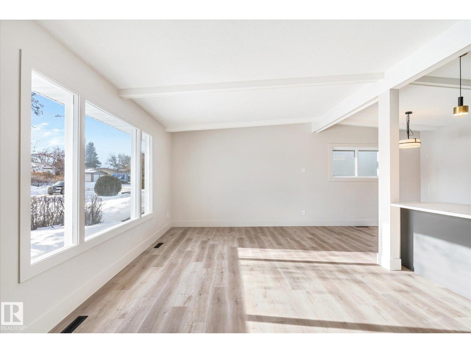 5504 94a Av Nw, Edmonton, Alberta  T6B 0Y5 - Photo 5 - E4472455