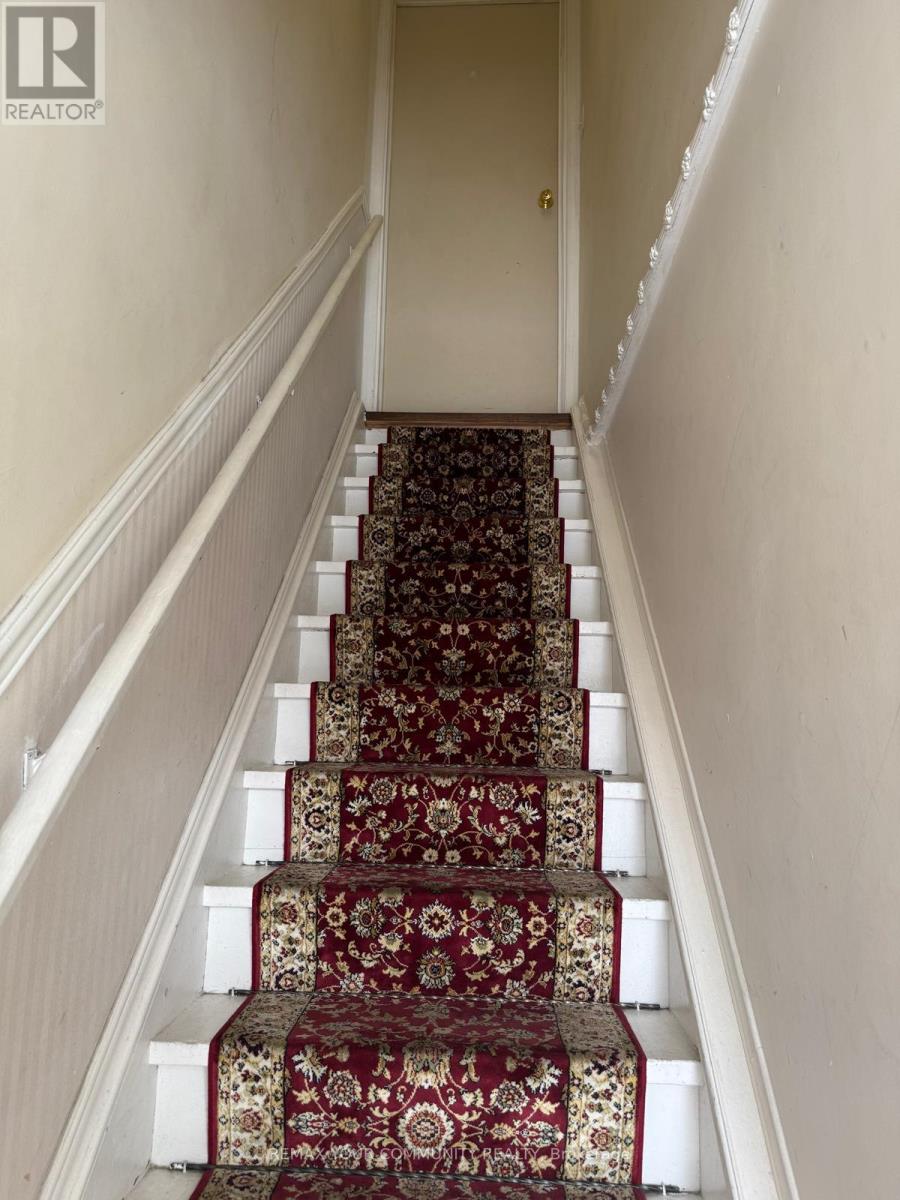 983 Victoria Park Avenue, Toronto, Ontario  M4B 2J4 - Photo 2 - E12839272