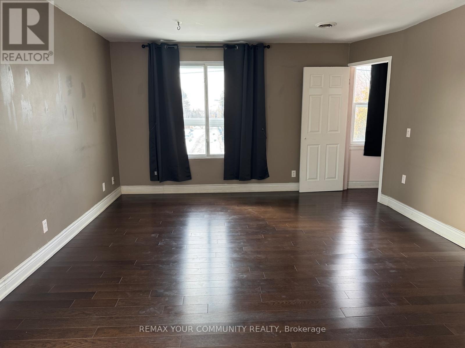 983 Victoria Park Avenue, Toronto, Ontario  M4B 2J4 - Photo 3 - E12839272