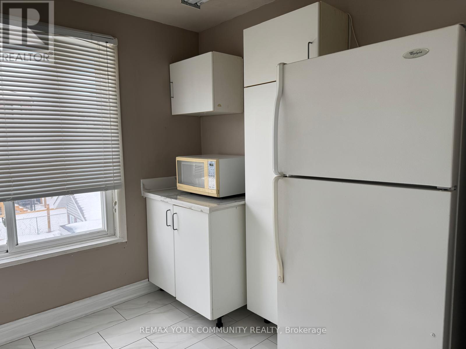 983 Victoria Park Avenue, Toronto, Ontario  M4B 2J4 - Photo 5 - E12839272