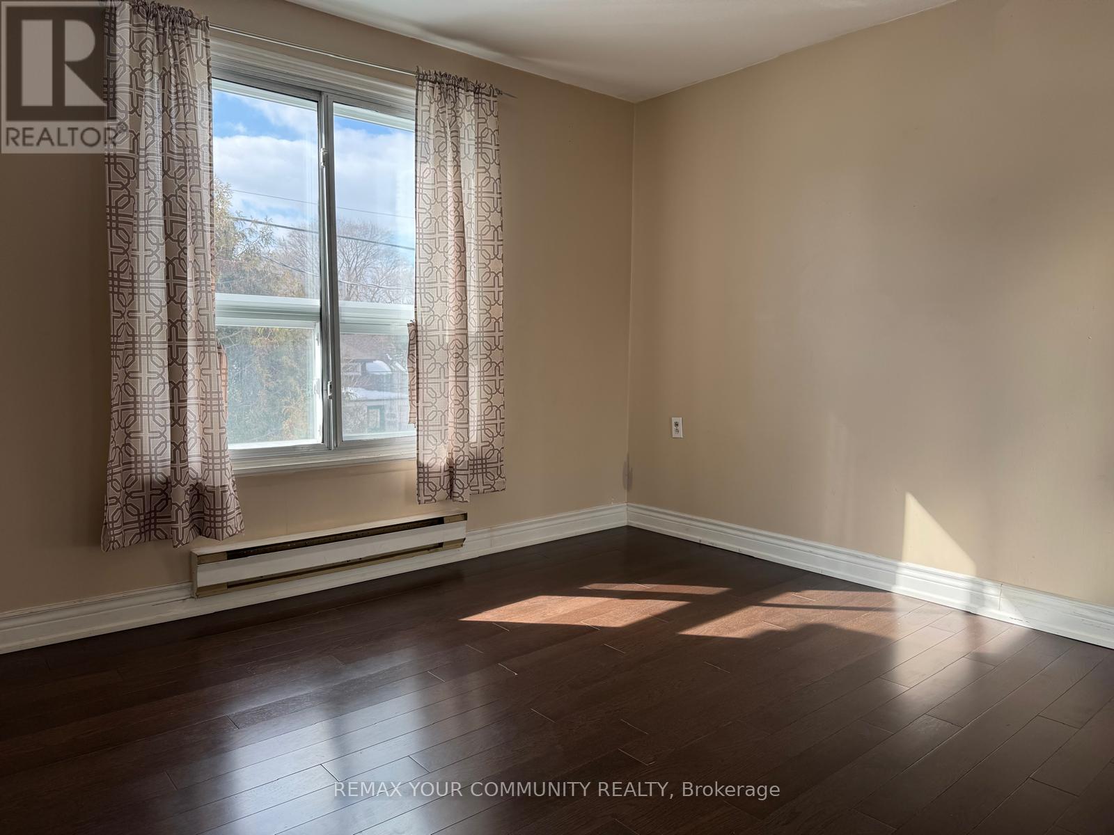 983 Victoria Park Avenue, Toronto, Ontario  M4B 2J4 - Photo 7 - E12839272