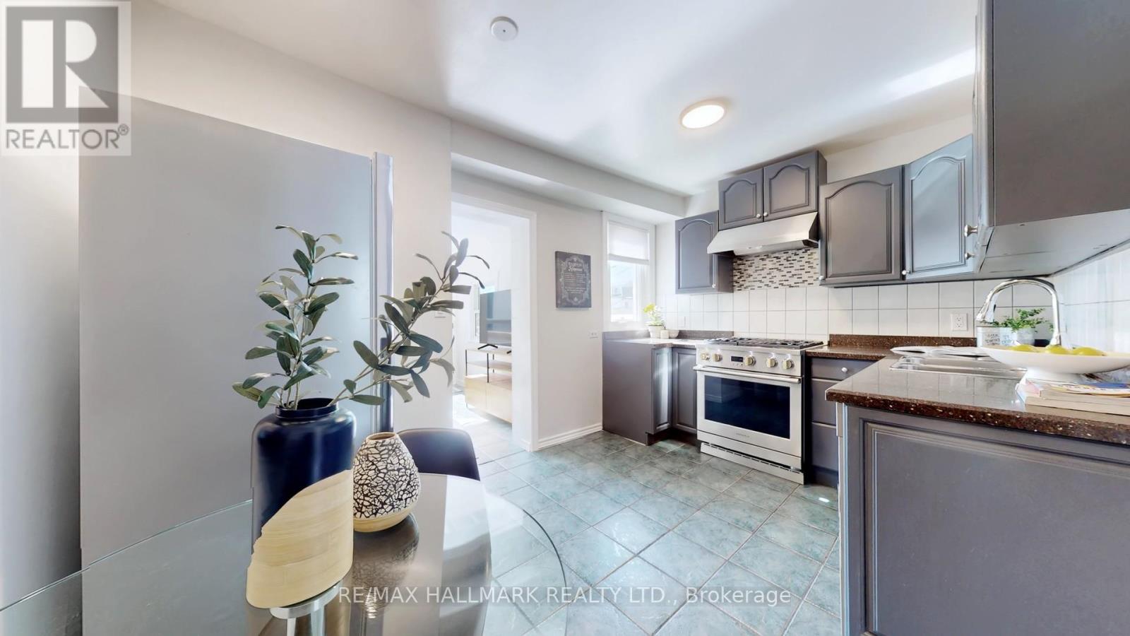 15a Myrtle Avenue, Toronto, Ontario  M4M 2A3 - Photo 10 - E12839324