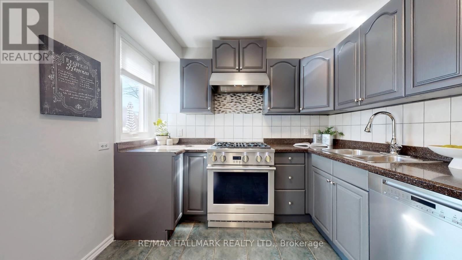 15a Myrtle Avenue, Toronto, Ontario  M4M 2A3 - Photo 8 - E12839324