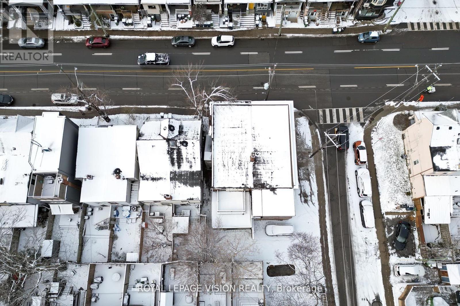 819 Pape Avenue, Toronto, Ontario  M4K 3V1 - Photo 4 - E12839424