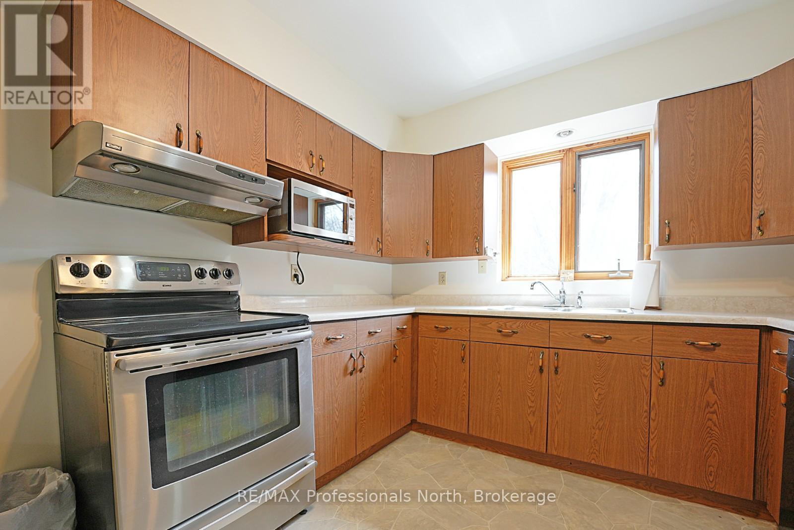 11601 Highway 118 Highway, Dysart Et Al, Ontario  K0M 1S0 - Photo 10 - X12839488