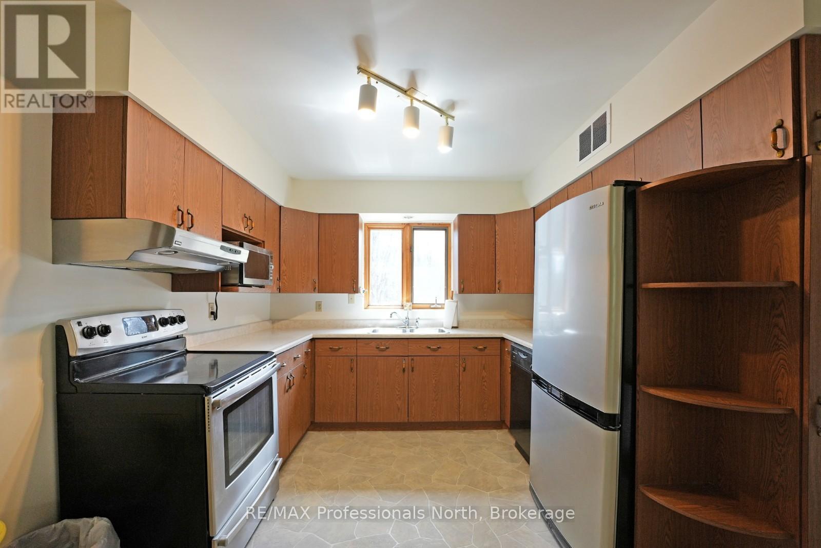 11601 Highway 118 Highway, Dysart Et Al, Ontario  K0M 1S0 - Photo 9 - X12839488