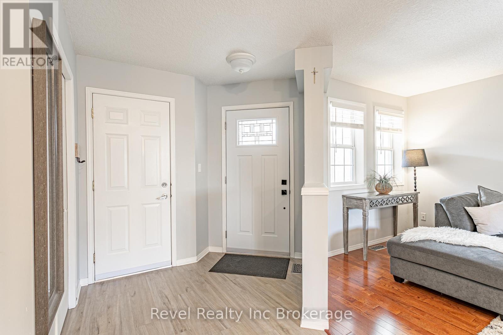 557 Sales Drive, Woodstock, Ontario  N4S 9A1 - Photo 3 - X12839428