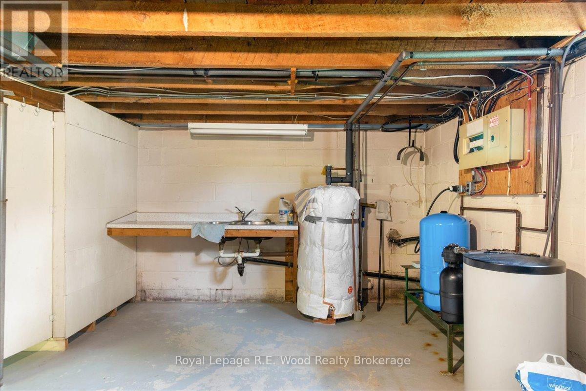 Photo 24 of 36 for 55489 Best Line