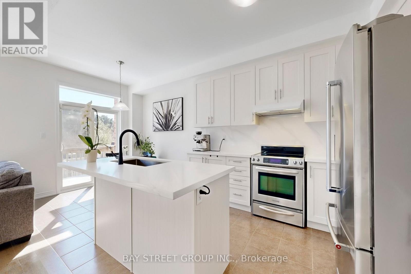 7 Paper Mills Crescent, Richmond Hill, Ontario  L4E 0V5 - Photo 13 - N12839194