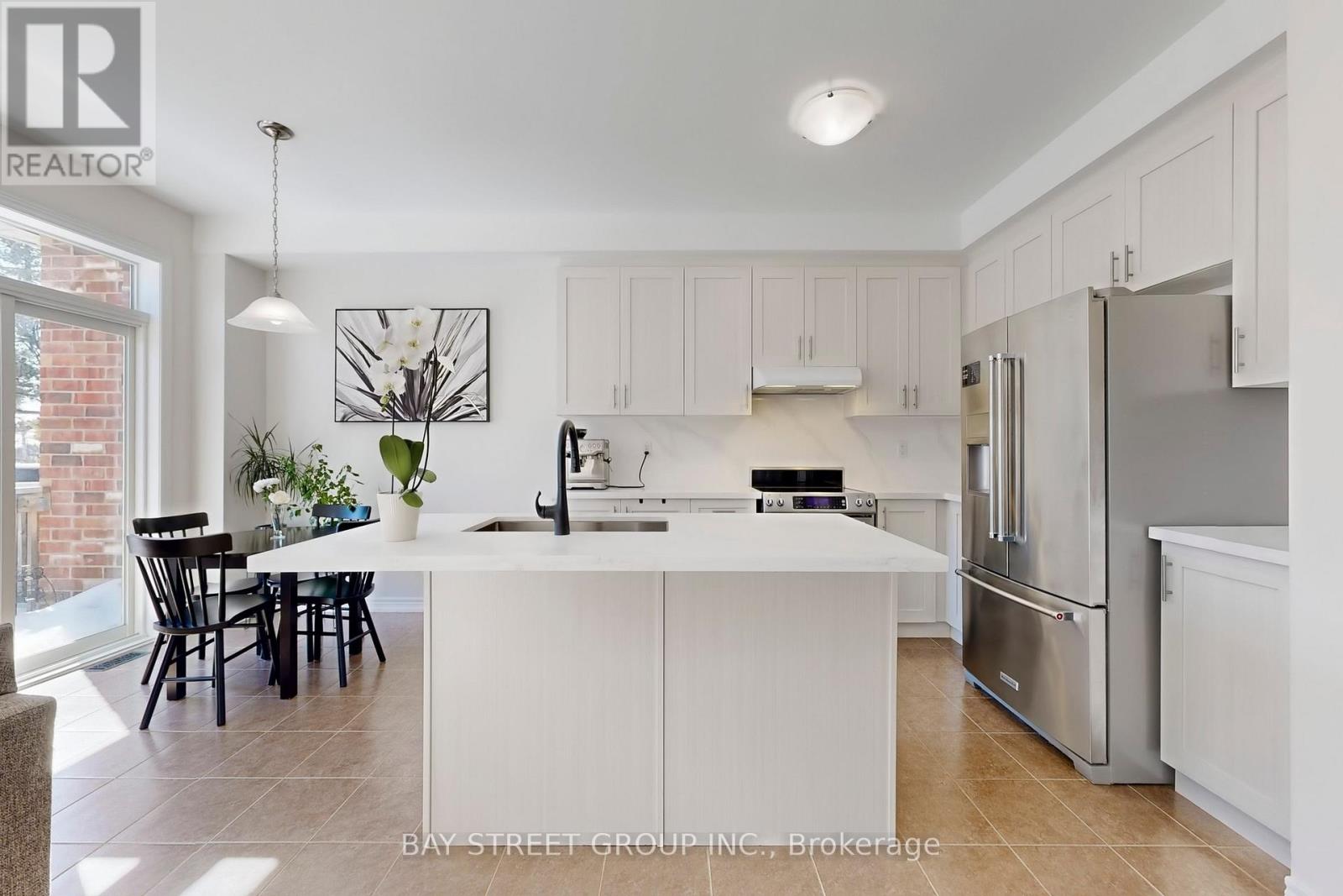 7 Paper Mills Crescent, Richmond Hill, Ontario  L4E 0V5 - Photo 14 - N12839194