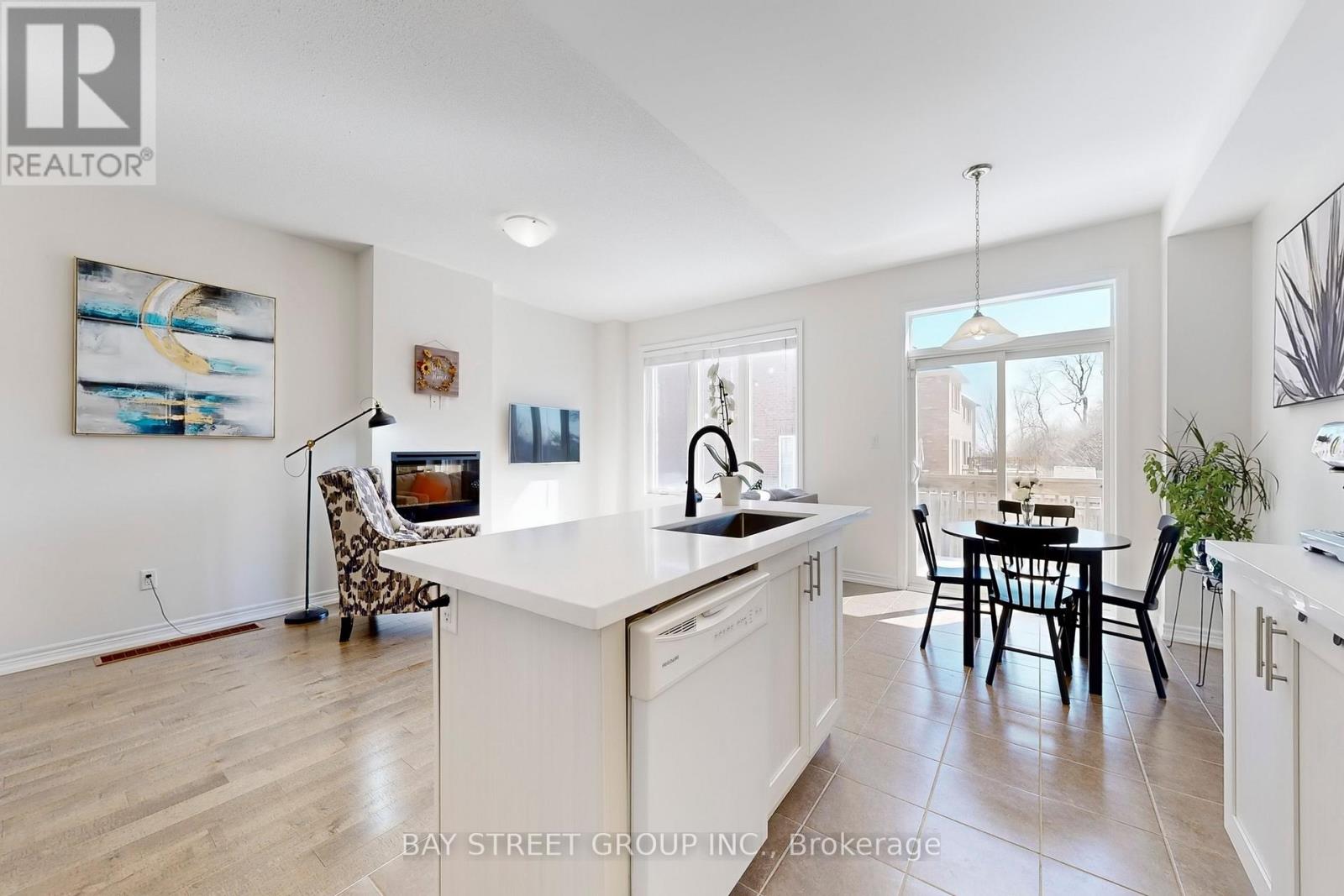 7 Paper Mills Crescent, Richmond Hill, Ontario  L4E 0V5 - Photo 17 - N12839194