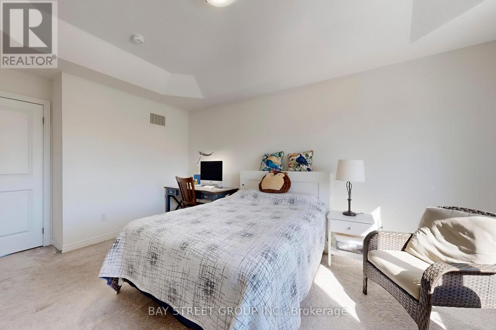 7 Paper Mills Crescent, Richmond Hill, Ontario  L4E 0V5 - Photo 22 - N12839194