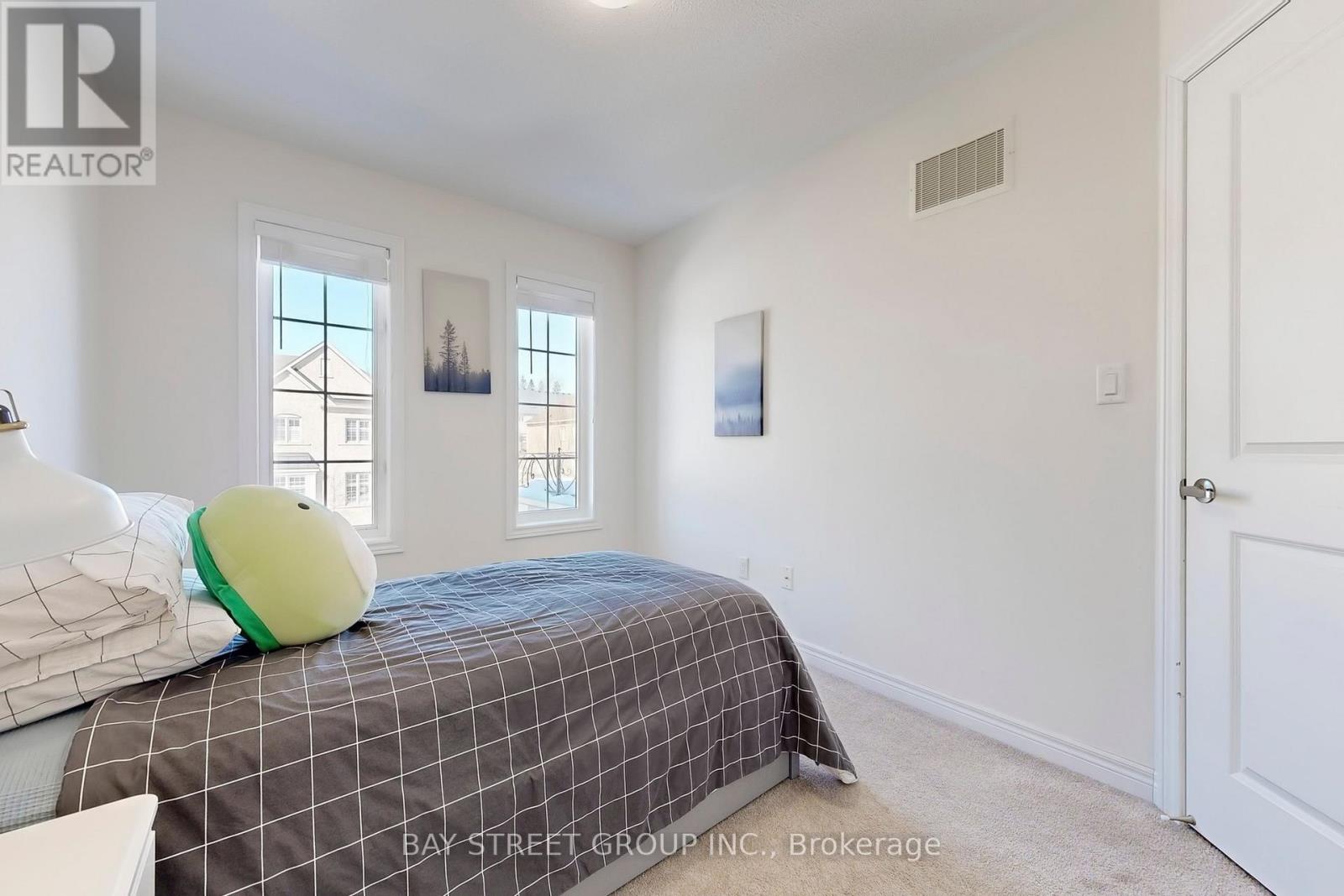 7 Paper Mills Crescent, Richmond Hill, Ontario  L4E 0V5 - Photo 27 - N12839194