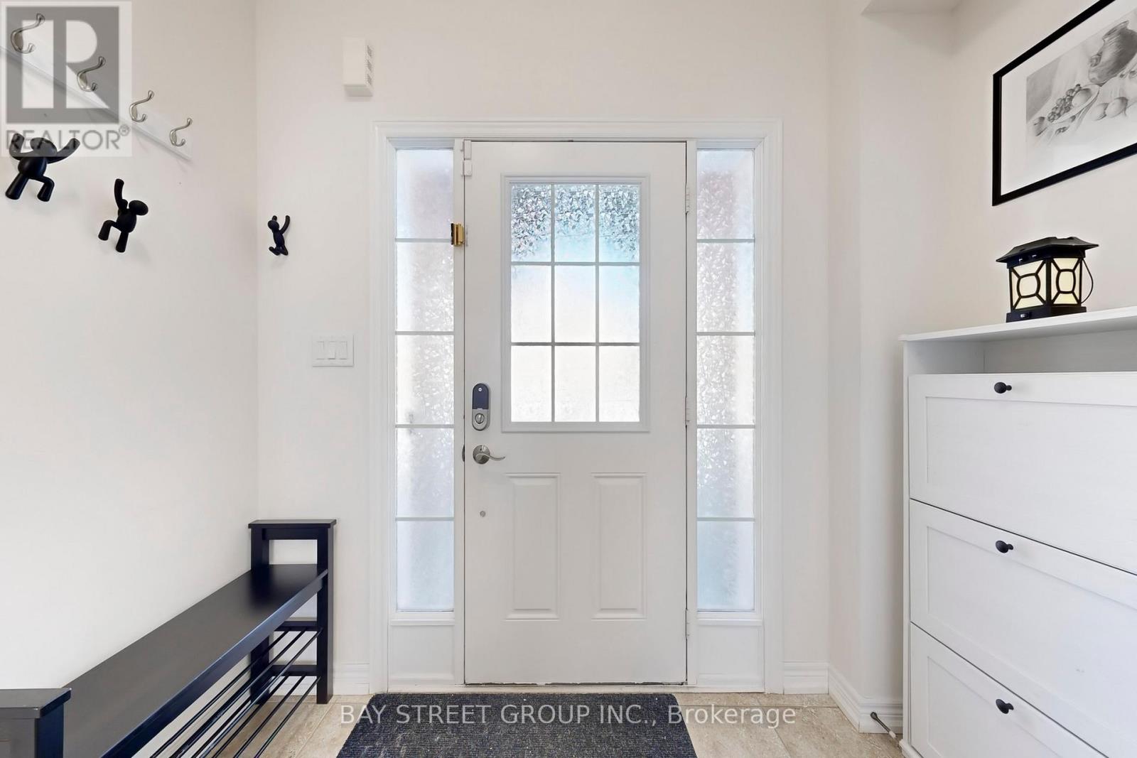 7 Paper Mills Crescent, Richmond Hill, Ontario  L4E 0V5 - Photo 3 - N12839194