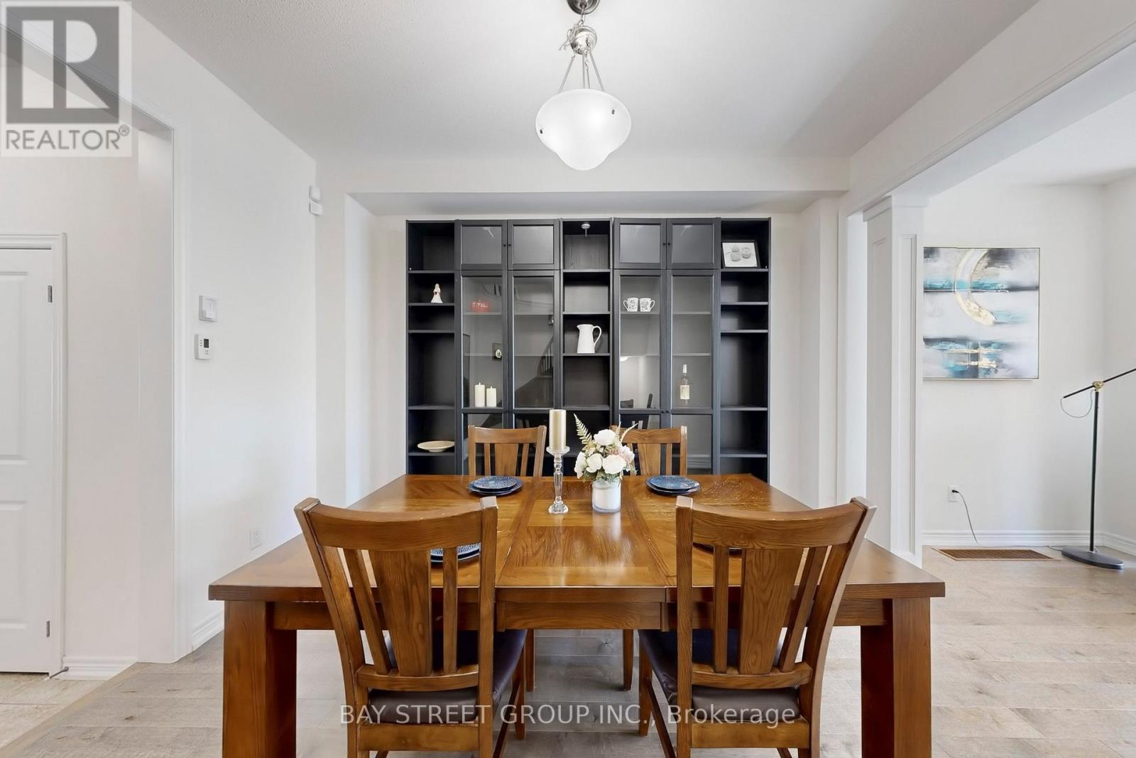 7 Paper Mills Crescent, Richmond Hill, Ontario  L4E 0V5 - Photo 5 - N12839194