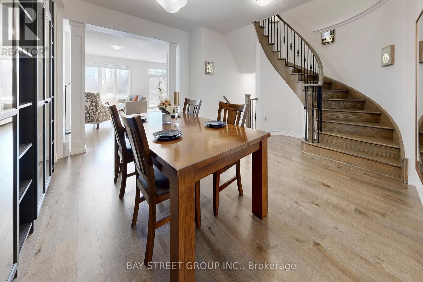 7 Paper Mills Crescent, Richmond Hill, Ontario  L4E 0V5 - Photo 6 - N12839194