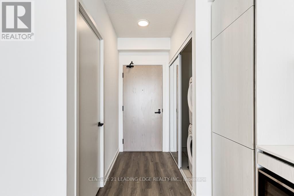 4011 - 8 Interchange Way, Vaughan, Ontario  L4K 5Z7 - Photo 4 - N12839200