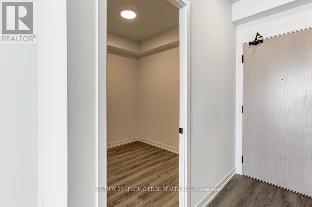 4011 - 8 Interchange Way, Vaughan, Ontario  L4K 5Z7 - Photo 5 - N12839200