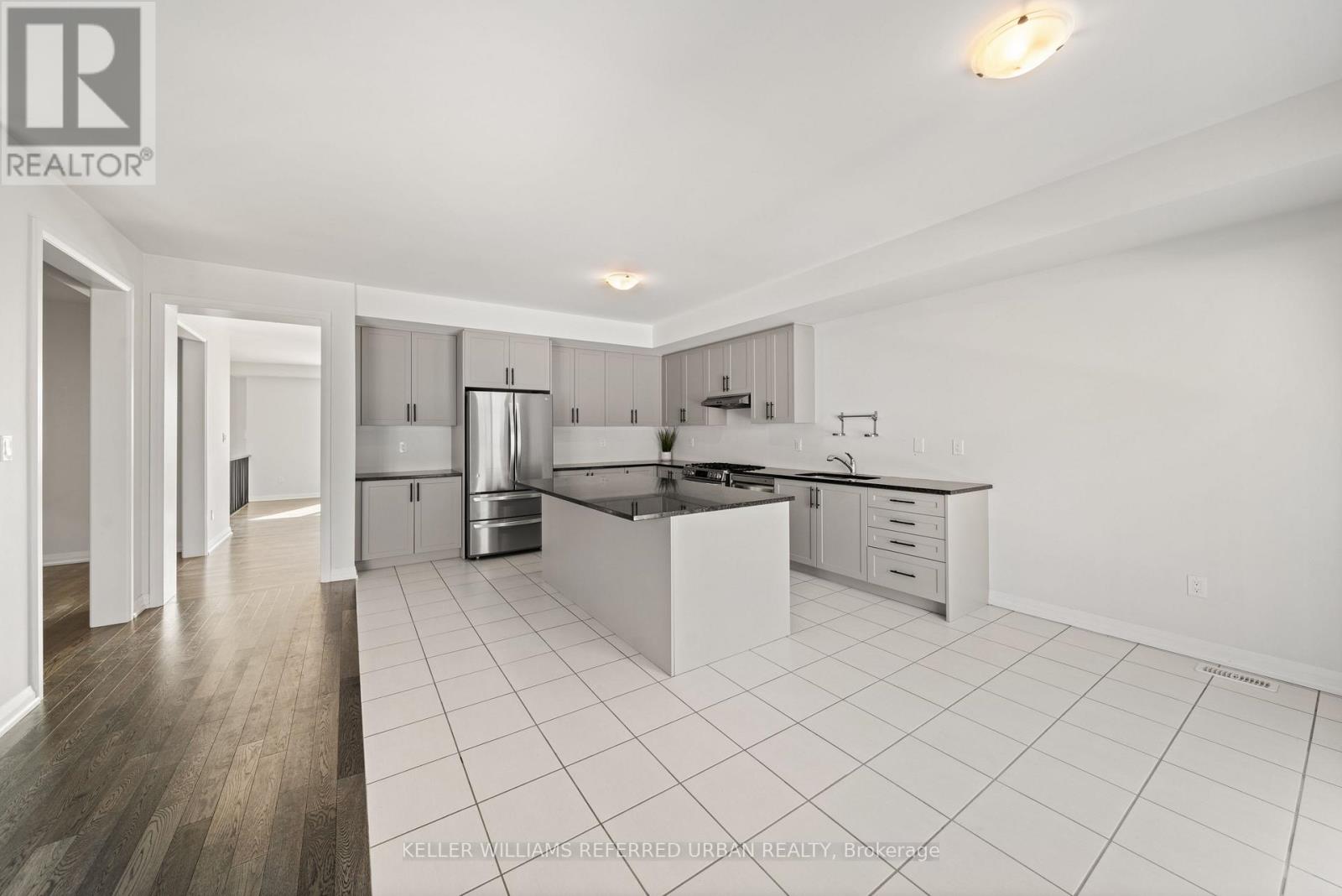 Main/upper - 1466 Stovell Crescent, Innisfil (Lefroy), Ontario  L0L 1W0 - Photo 11 - N12839226