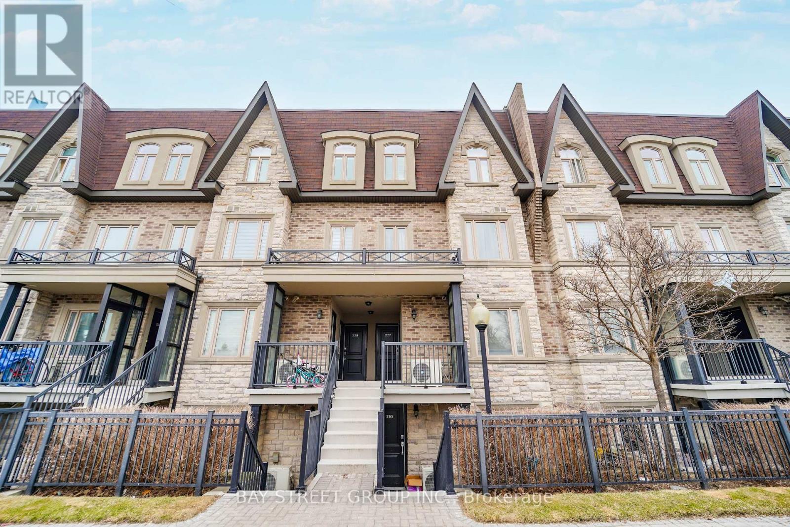 227 - 320 John Street, Markham, Ontario  L3T 0B1 - Photo 2 - N12839362