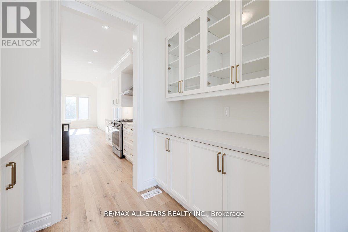 59 Stadacona Avenue, Georgina, Ontario  L0E 1R0 - Photo 8 - N12839376