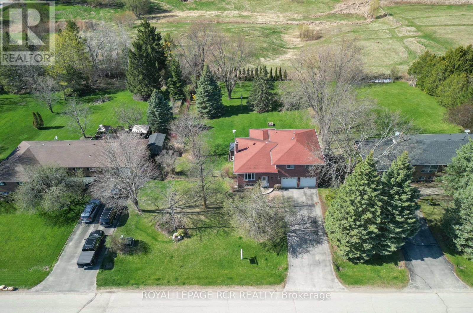 10 Joseph Street, Adjala-Tosorontio (Loretto), Ontario  L0G 1L0 - Photo 35 - N12839408