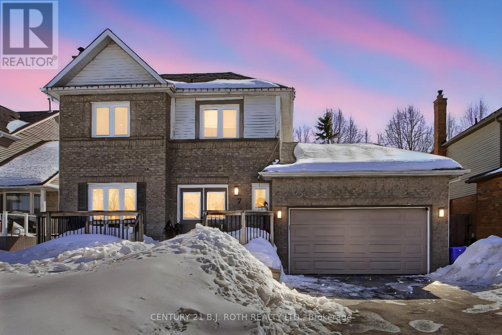 7 FONTAINE DRIVE, Georgina, Ontario