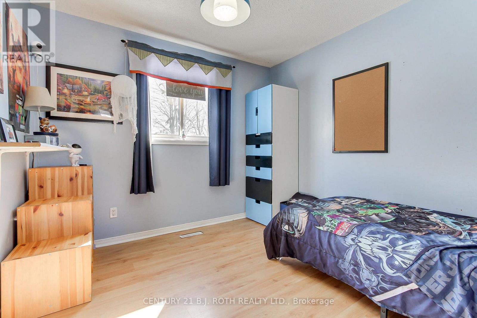 7 Fontaine Drive, Georgina, Ontario  L4P 3P2 - Photo 19 - N12839496