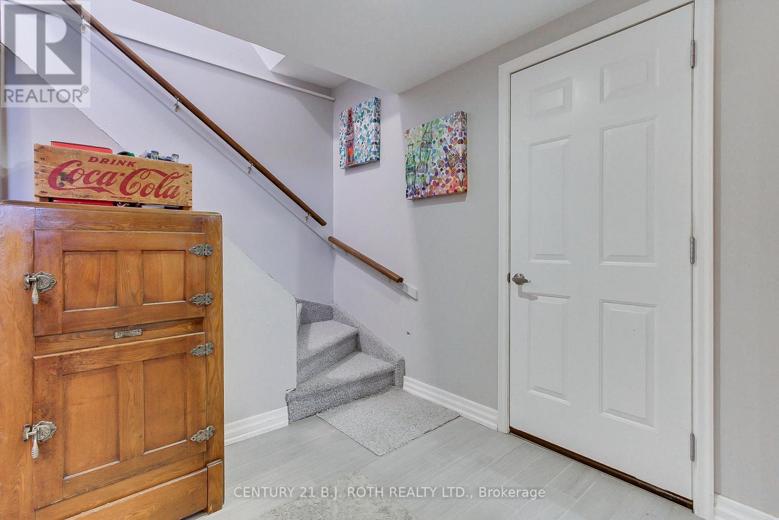 7 Fontaine Drive, Georgina, Ontario  L4P 3P2 - Photo 21 - N12839496