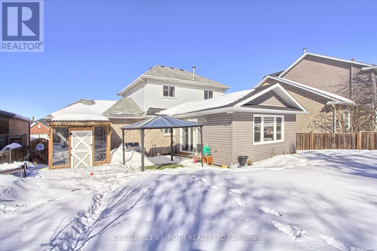 7 Fontaine Drive, Georgina, Ontario  L4P 3P2 - Photo 26 - N12839496