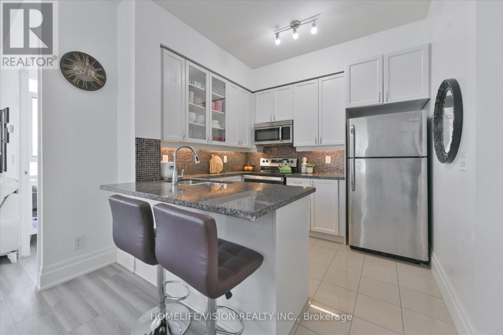 101 - 151 Upper Duke Crescent, Markham, Ontario  L6G 0E1 - Photo 12 - N12839538