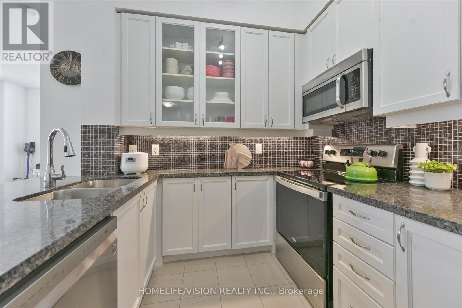 101 - 151 Upper Duke Crescent, Markham, Ontario  L6G 0E1 - Photo 13 - N12839538