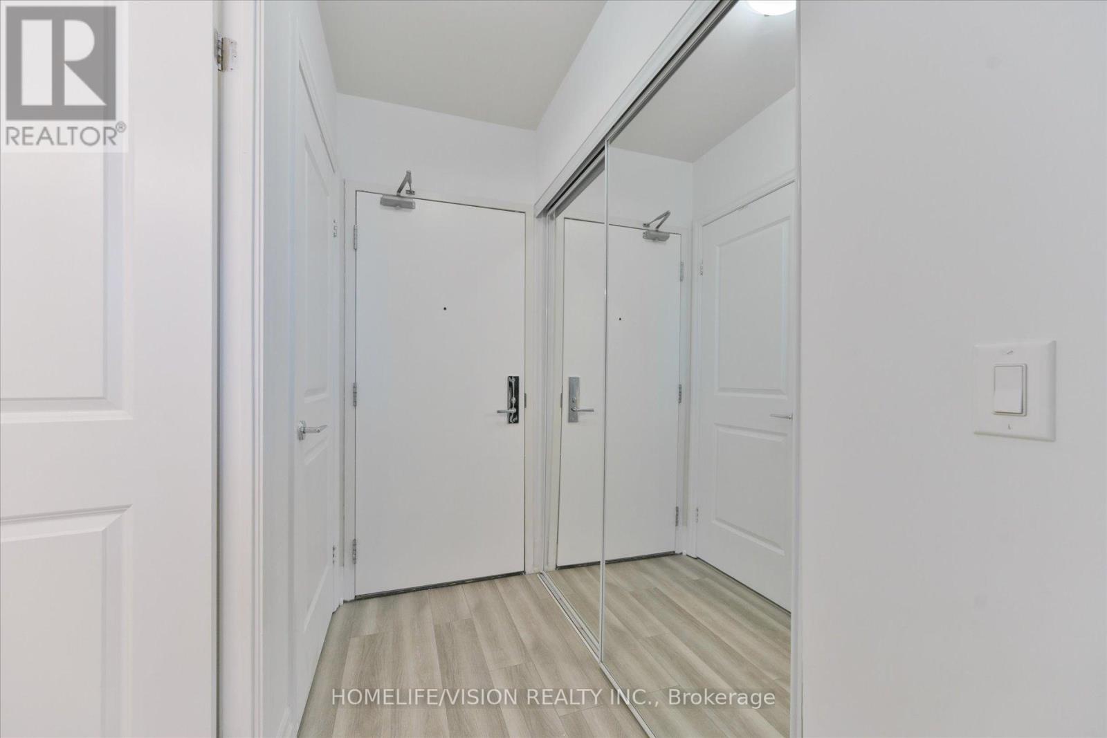 101 - 151 Upper Duke Crescent, Markham, Ontario  L6G 0E1 - Photo 5 - N12839538