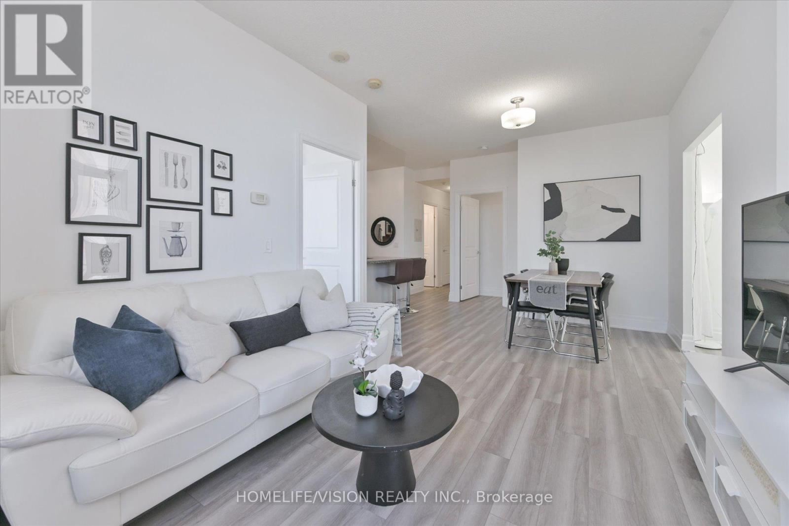 101 - 151 Upper Duke Crescent, Markham, Ontario  L6G 0E1 - Photo 8 - N12839538