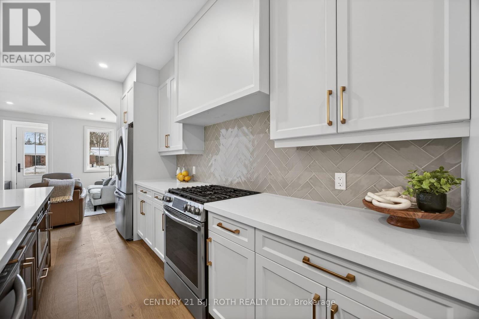 75 Vancouver Street, Barrie, Ontario  L4M 4M2 - Photo 12 - S12839462