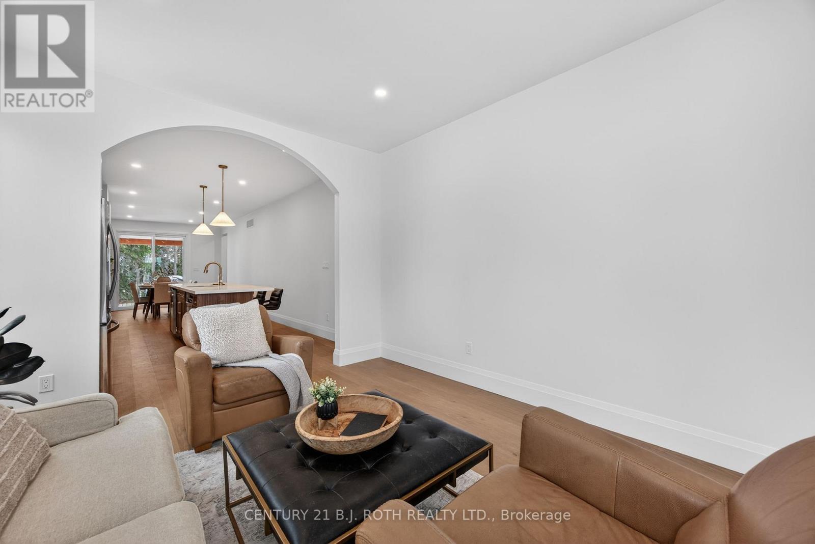 75 Vancouver Street, Barrie, Ontario  L4M 4M2 - Photo 9 - S12839462