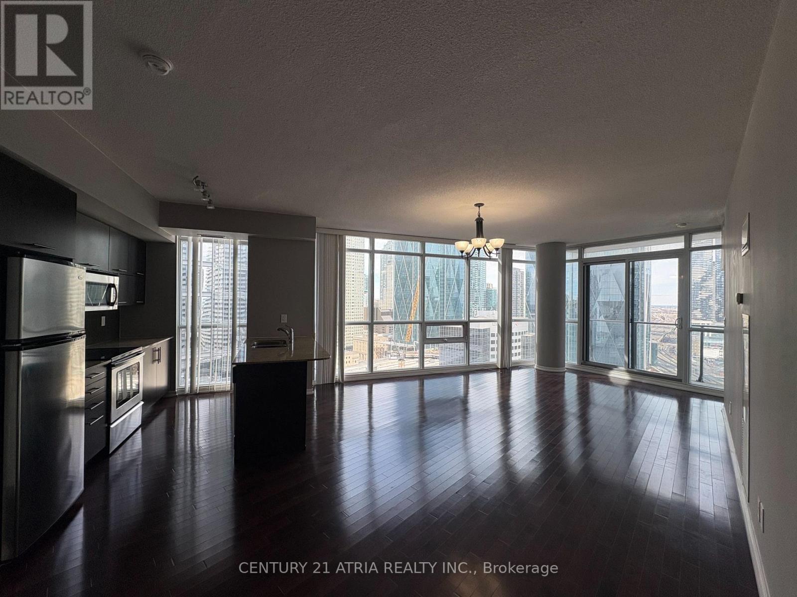 2008 - 65 BREMNER BOULEVARD, Toronto, Ontario