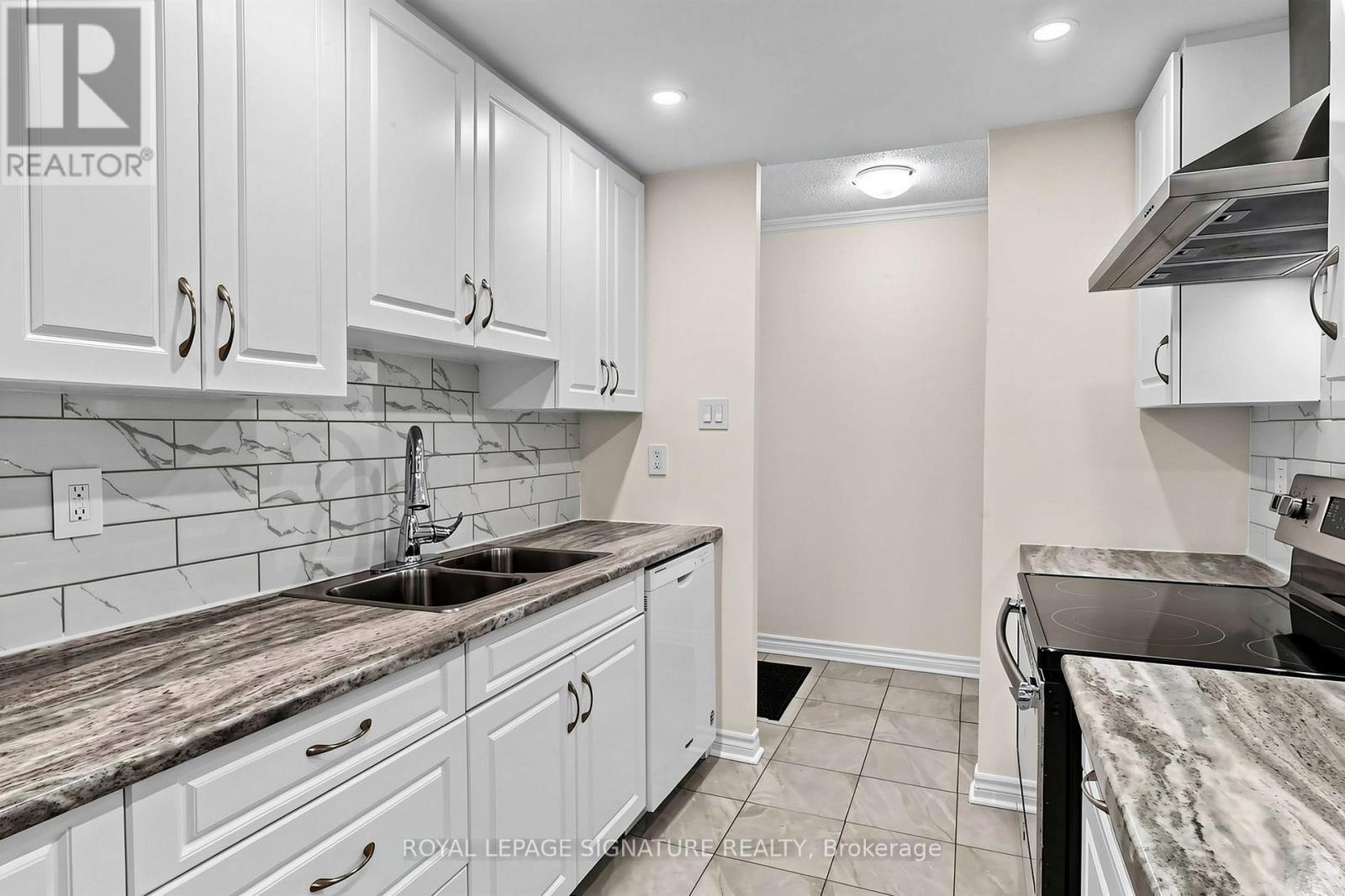 109 - 1535 Diefenbaker Court, Pickering, Ontario  L1V 3W2 - Photo 5 - E12830324