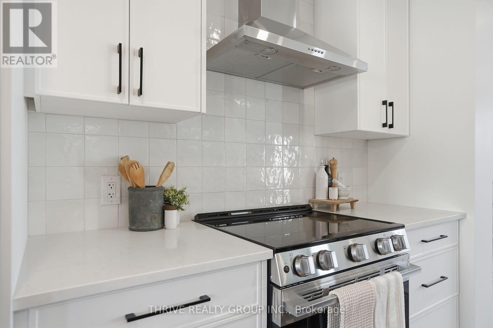 Photo 11 of 40 for 22 - 355 Sandringham Crescent