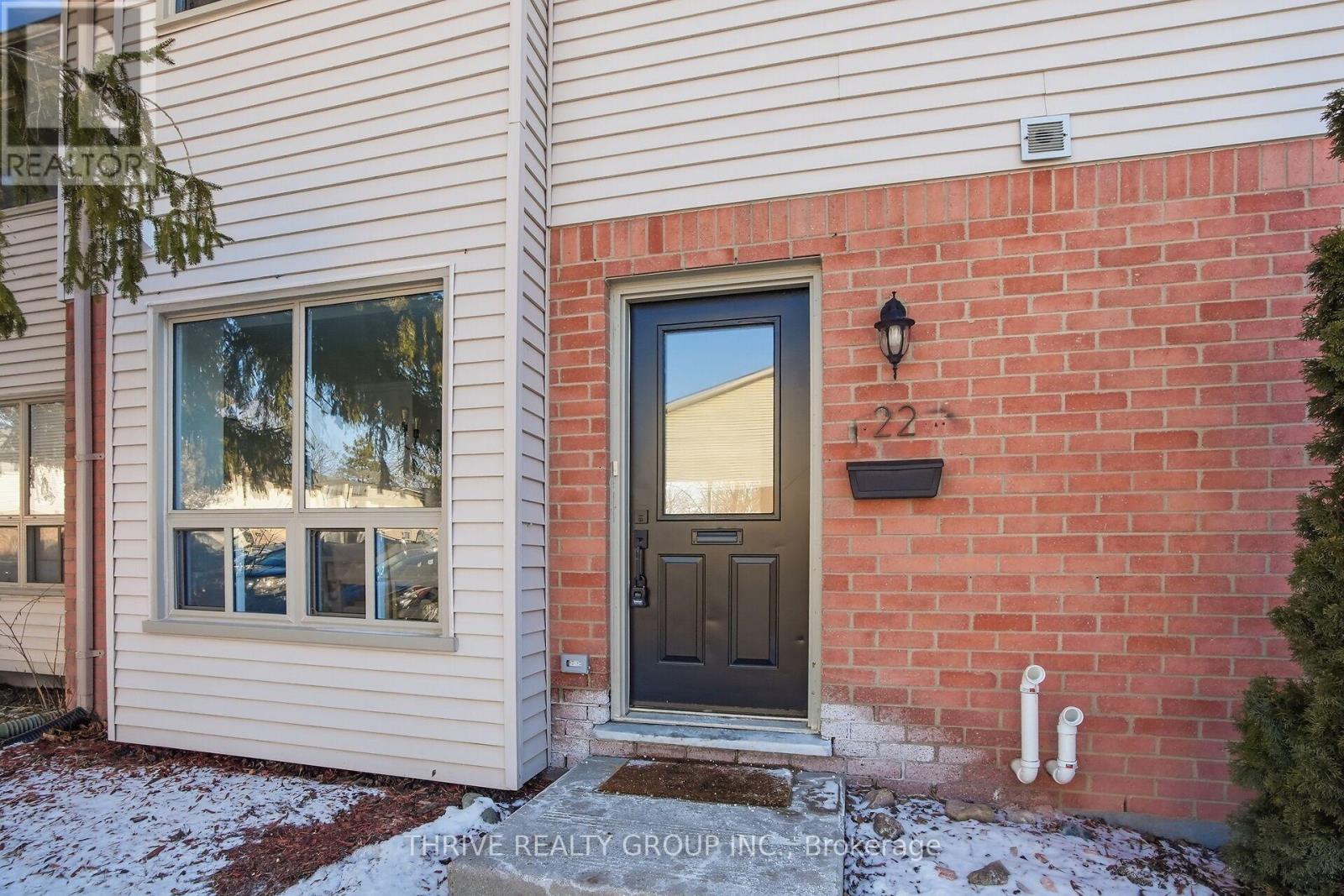 Photo 3 of 40 for 22 - 355 Sandringham Crescent