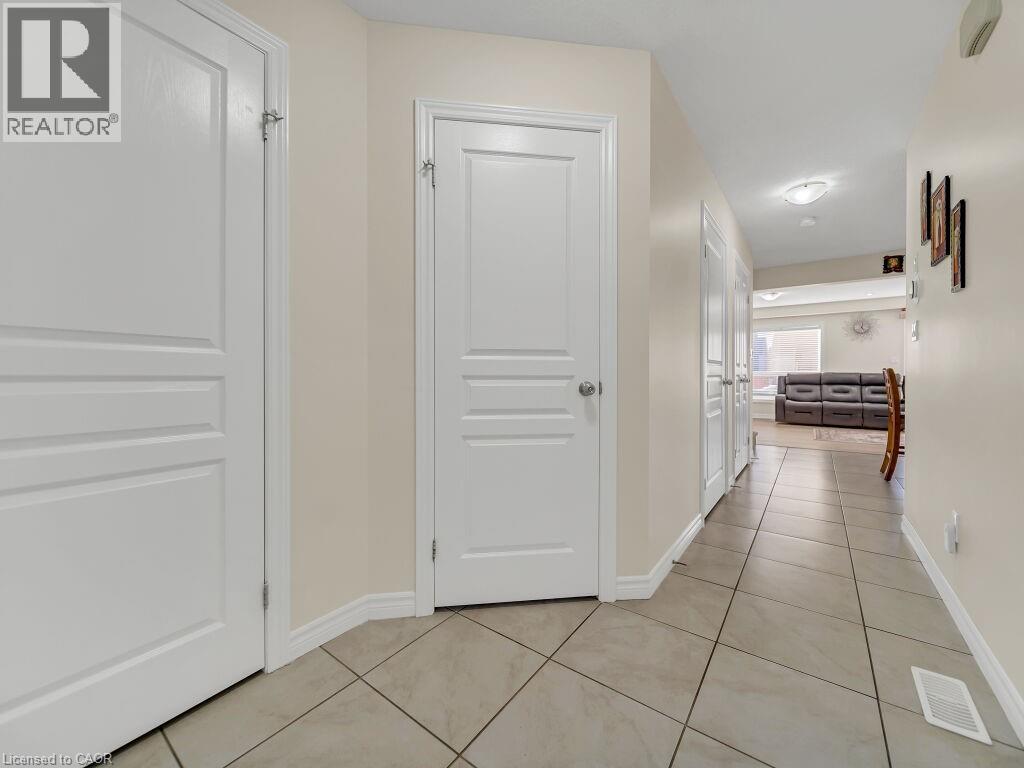 181 Summit Ridge Drive, Guelph, Ontario  N1E 0M1 - Photo 5 - 40808549