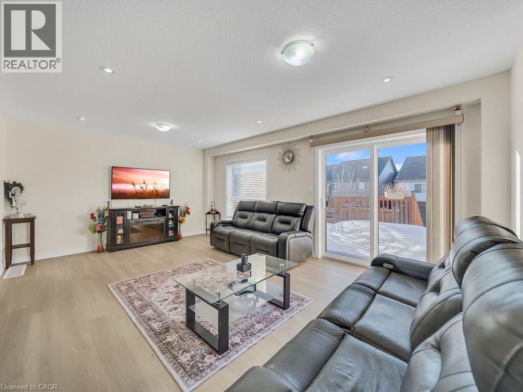 181 Summit Ridge Drive, Guelph, Ontario  N1E 0M1 - Photo 8 - 40808549