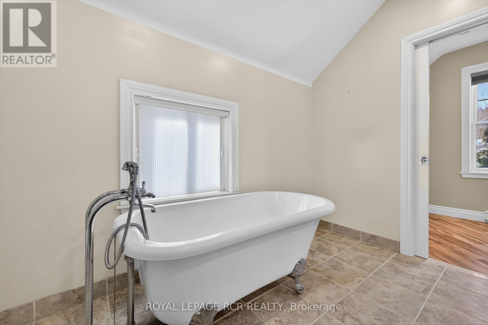 815 Forks Of The Credit Road, Caledon, Ontario  L7K 0E7 - Photo 24 - W12750726